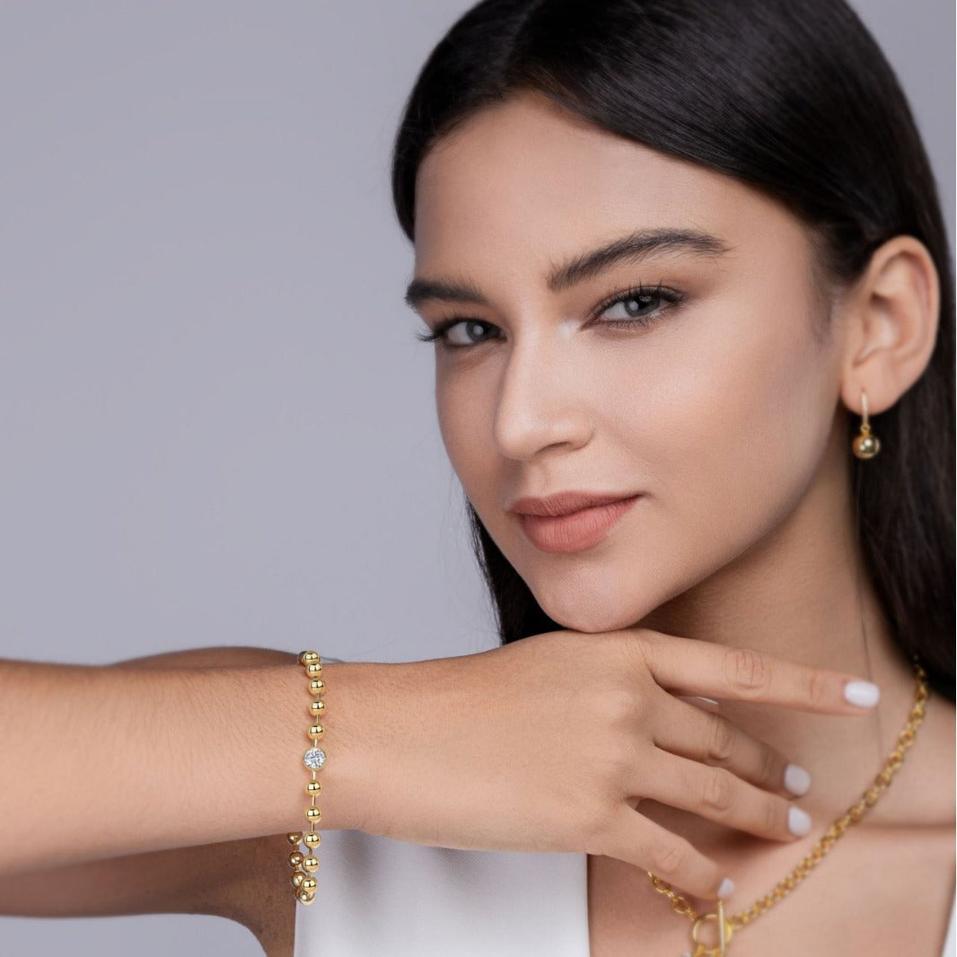 Women's moissanite chain ins style bracelet featuring sparkling moissanite stones on a delicate metal chain.