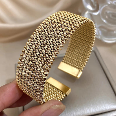 Women's Wire Embossed Titanium Steel Bracelet null