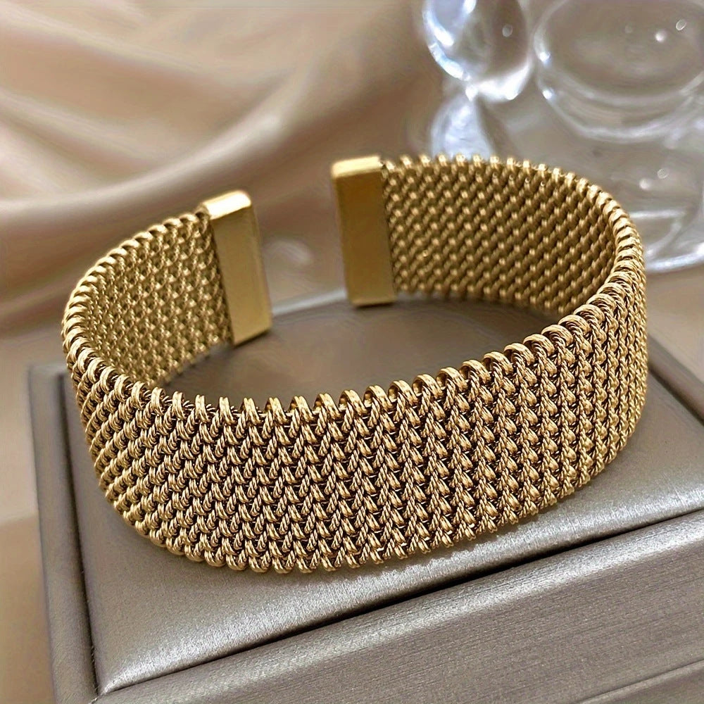 Women's Wire Embossed Titanium Steel Bracelet null