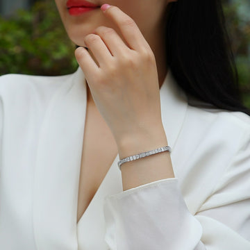Round-Cut Moissanite Halo Station Bracelet
